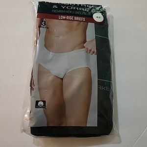 NWT Roundtree & Yorke Black Low-Rise Briefs 42